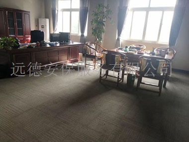 因感情纠纷被告上法庭，上海女子出庭雇专业私人保镖护安全